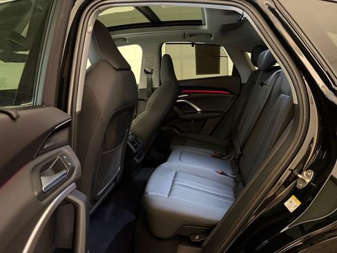 Certified 2025 Audi Q5 Premium Plus w/ Premium Plus AWD/4WD image 23