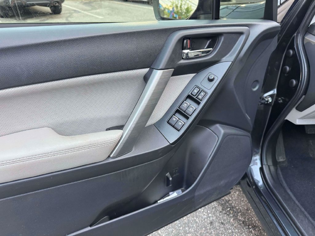 Used 2017 Subaru Forester 2.5i Limited AWD/4WD image 18