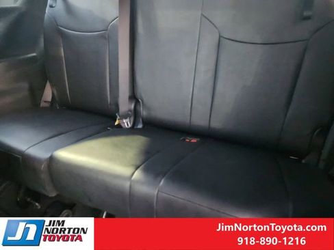 Used 2025 Toyota Sienna Limited AWD/4WD image 31