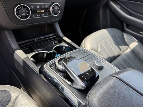 Used 2019 Mercedes-Benz GLS 450 4MATIC w/ Premium 1 Package image 44