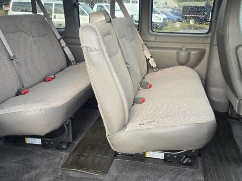 Used 2015 Chevrolet Express 2500 LS image 18