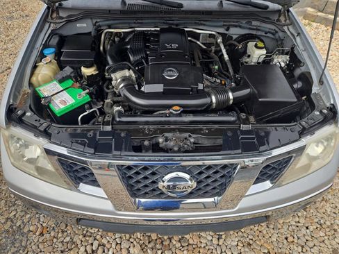 Used 2011 Nissan Frontier SV w/ SV Premium Utility Pkg image 13