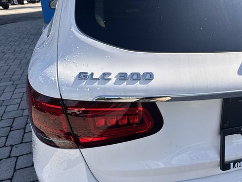 Used 2022 Mercedes-Benz GLC 300 4MATIC w/ Multimedia Package Lite image 40