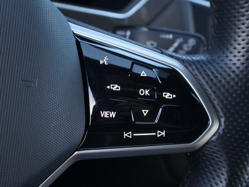 Certified 2023 Volkswagen Tiguan SE R-Line image 22