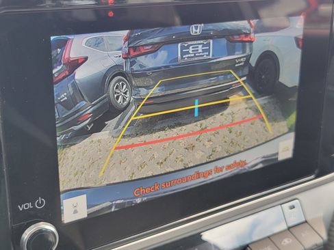 Used 2025 Toyota Camry SE FWD image 28
