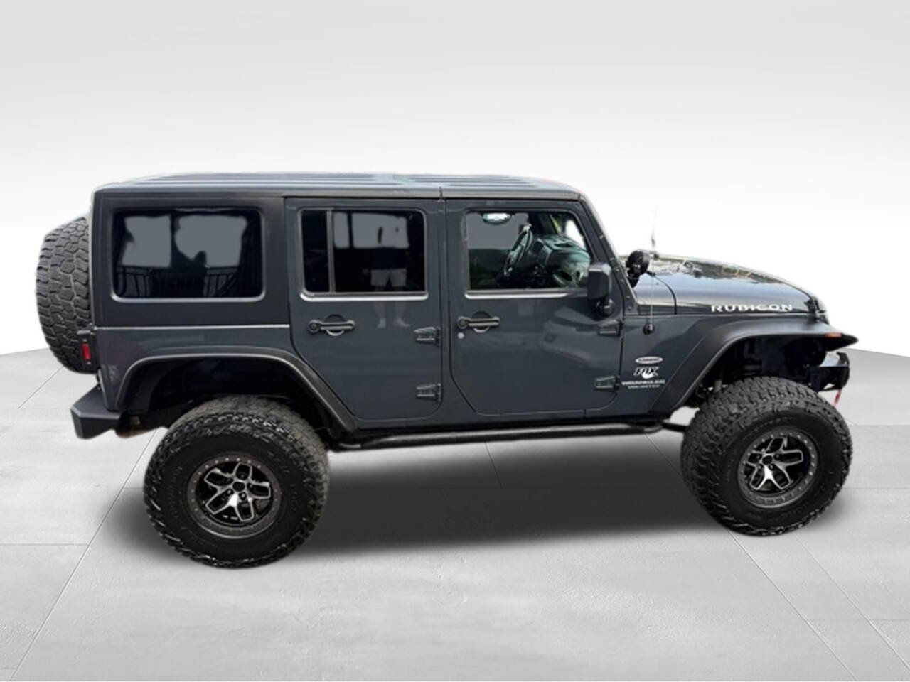 Used 2017 Jeep Wrangler Unlimited Rubicon w/ Max Tow Package AWD/4WD image 6