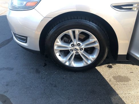 Used 2013 Ford Taurus SEL FWD image 24