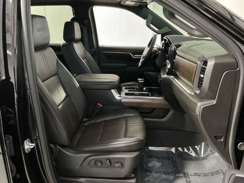 Used 2025 Chevrolet Silverado 1500 High Country AWD/4WD image 27