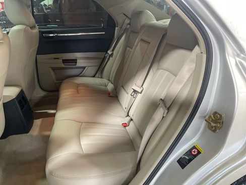 Used 2005 Chrysler 300 C w/ Protection Group II RWD image 21