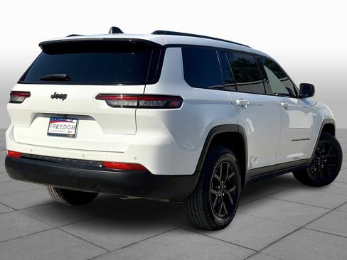 Used 2024 Jeep Grand Cherokee L Laredo image 21