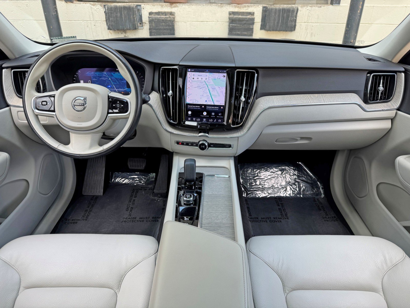 Used 2023 Volvo XC60 B5 Plus w/ Protection Package Premier FWD image 13
