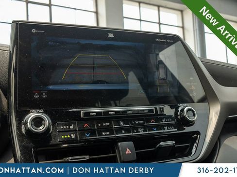 Used 2022 Toyota Highlander Limited AWD/4WD image 8