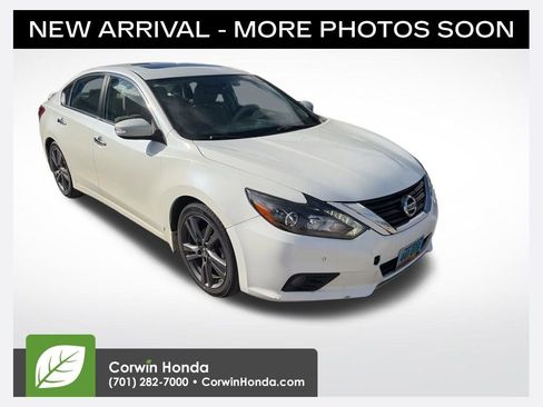 Used 2018 Nissan Altima 3.5 SL image 1