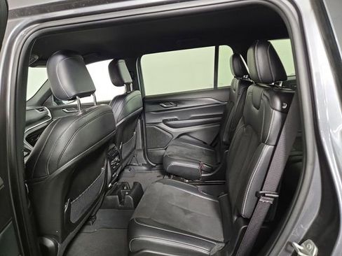 Used 2023 Jeep Grand Cherokee L Laredo AWD/4WD image 16