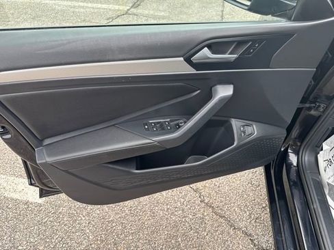 Certified 2022 Volkswagen Jetta Sport image 11