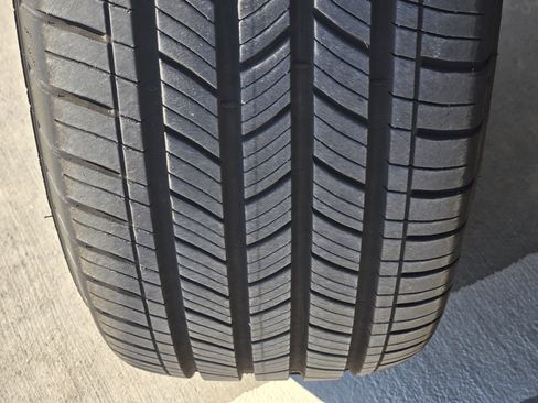 Certified 2025 Acura ADX Base image 12