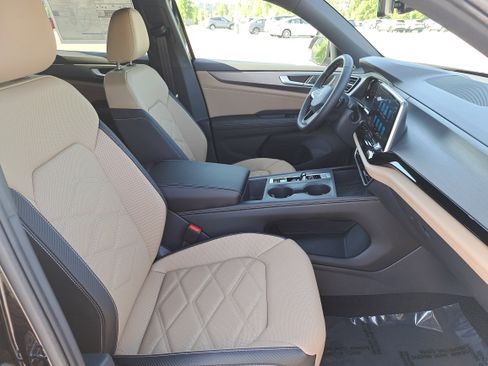 New 2026 Volkswagen Atlas Cross Sport SE FWD image 10