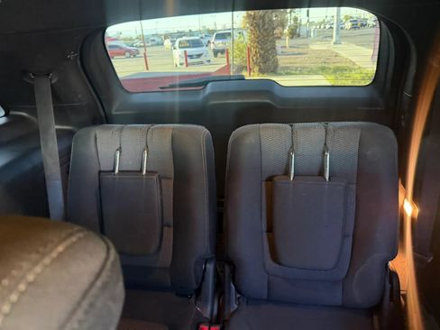 Used 2017 Ford Explorer XLT FWD image 10