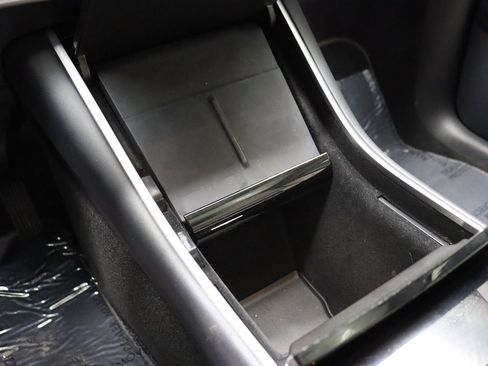 Used 2021 Tesla Model Y Long Range image 48