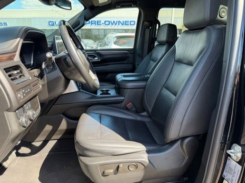 Used 2023 Chevrolet Suburban LT RWD image 7