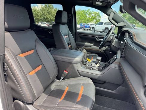 Used 2023 GMC Sierra 1500 AT4 w/ Technology Package AWD/4WD image 18