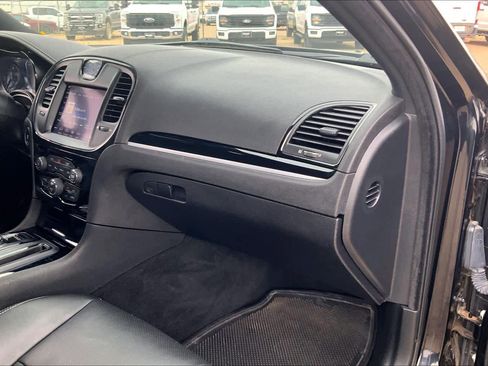 Used 2023 Chrysler 300 S w/ Comfort Group RWD image 19