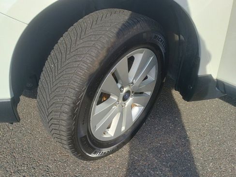 Used 2019 Subaru Outback 2.5i image 9