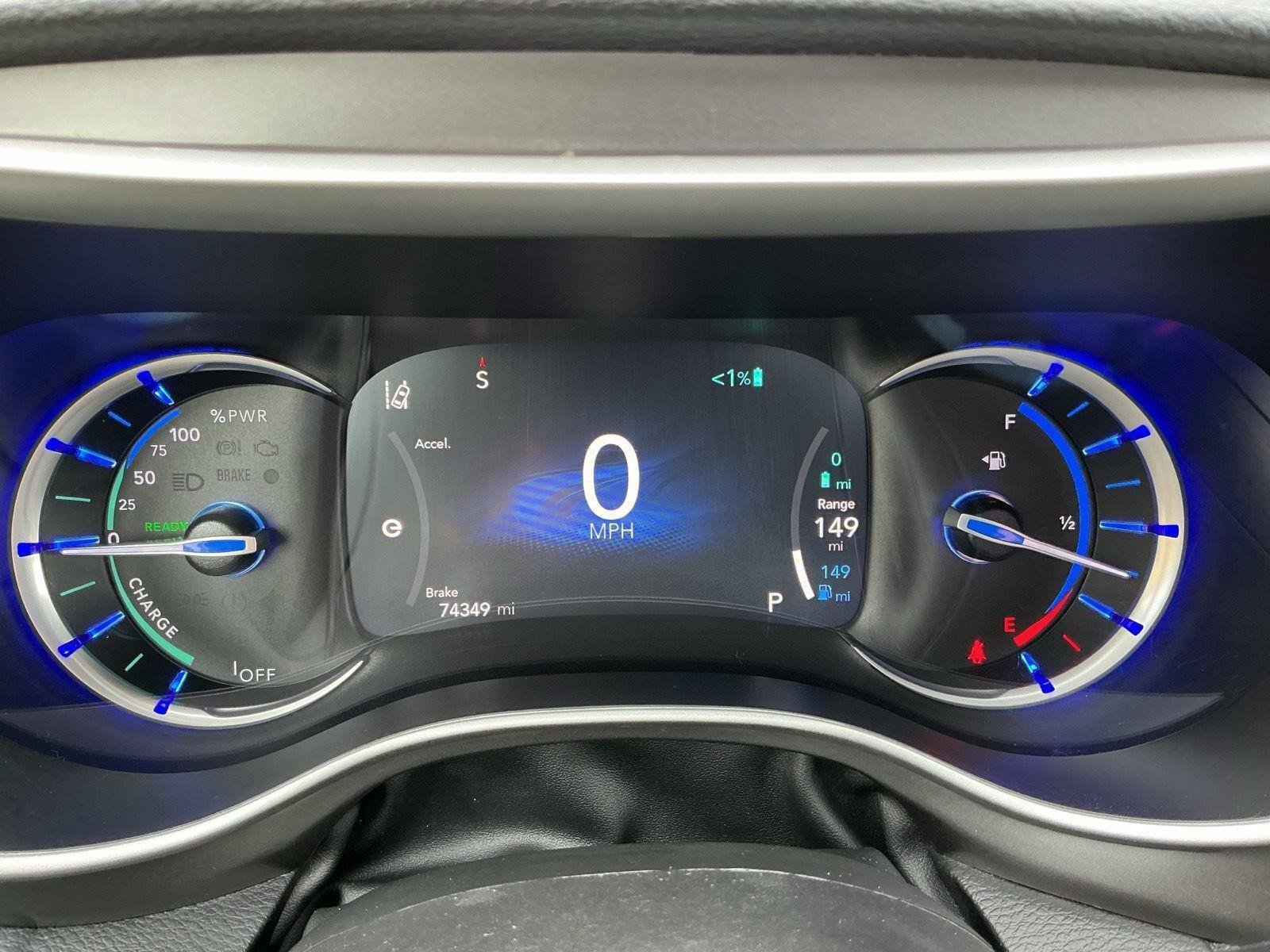 Used 2024 Chrysler Pacifica Limited FWD image 11