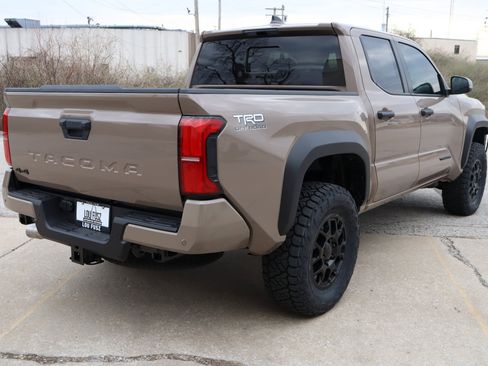 New 2026 Toyota Tacoma TRD Off-Road w/ TRD Off Road Upgrade Package AWD/4WD image 11