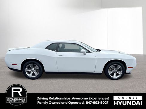 Used 2021 Dodge Challenger SXT image 10