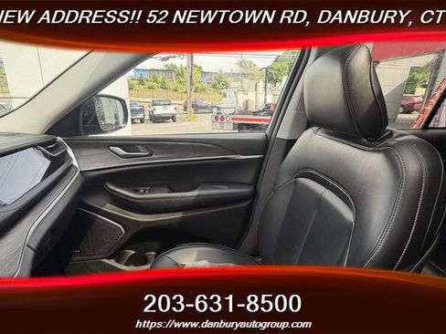 Used 2023 Jeep Grand Cherokee 4WD 4xe image 14