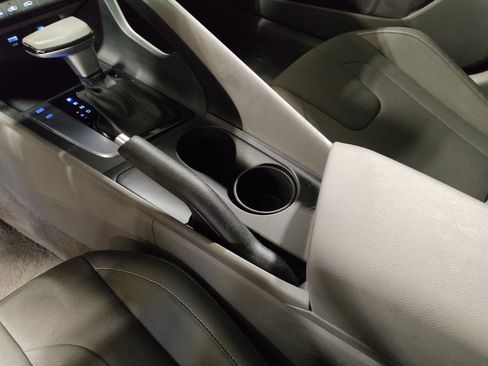 Used 2024 Hyundai Elantra SEL image 26