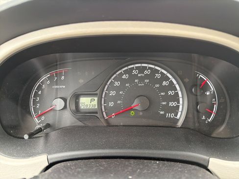 Used 2013 Toyota Sienna LE image 11