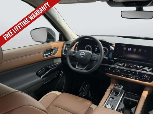 New 2026 Nissan Pathfinder Platinum AWD/4WD image 19