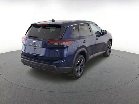 Used 2025 Nissan Rogue SV FWD image 4