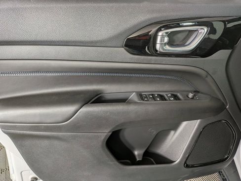 New 2026 Jeep Compass Limited image 15