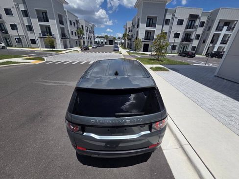 Used 2018 Land Rover Discovery Sport SE AWD/4WD image 8