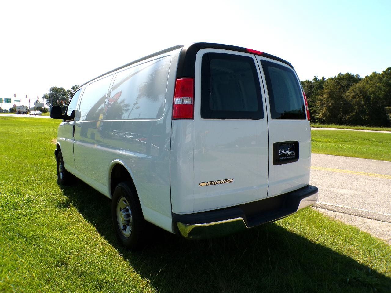 Used 2022 Chevrolet Express 2500 w/ Driver Convenience Package RWD image 5