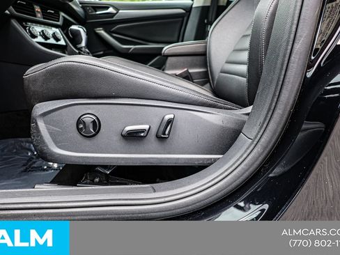 Used 2024 Volkswagen Jetta SE FWD image 19