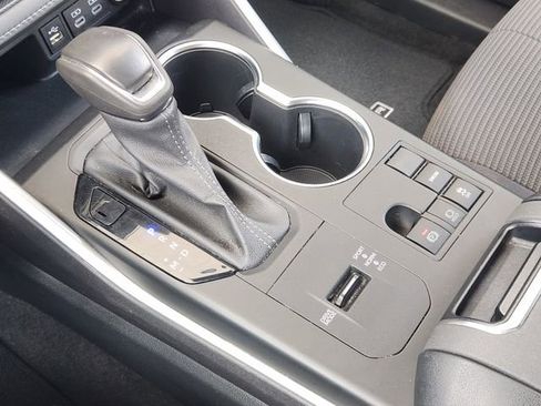 Used 2023 Toyota Highlander LE image 16