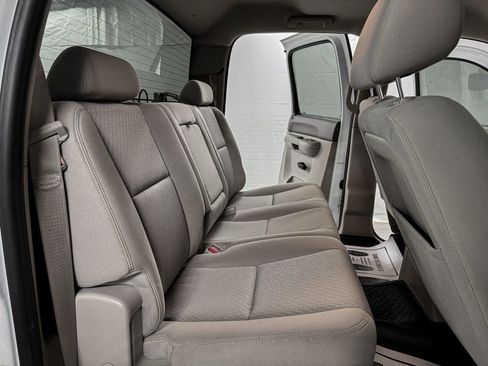 Used 2011 GMC Sierra 3500 SLE w/ SLE Preferred Package image 9