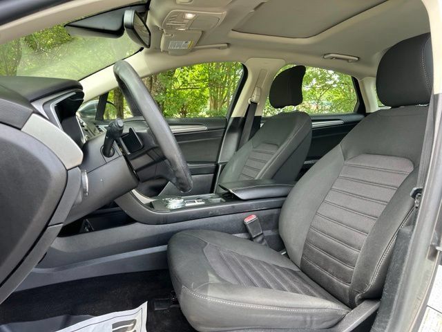 Used 2019 Ford Fusion SE AWD/4WD image 13