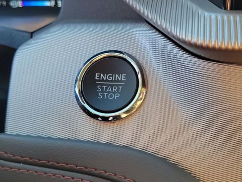 Used 2025 Ford Explorer Active w/ Active Comfort Package image 13