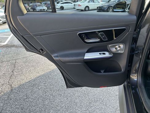 Certified 2025 Mercedes-Benz GLC 300 4MATIC image 40