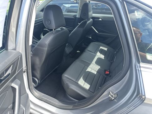 Used 2024 Volkswagen Jetta SE FWD image 25