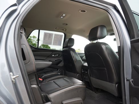 Used 2019 Chevrolet Traverse LT w/ LT Premium Package AWD/4WD image 30
