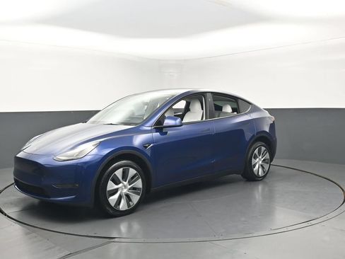 Used 2023 Tesla Model Y Long Range AWD/4WD image 7