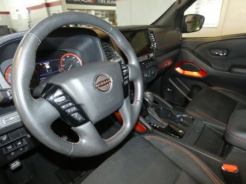 Used 2023 Nissan Frontier PRO-4X w/ Pro Convenience Package image 9