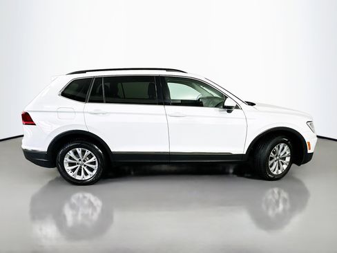 Used 2018 Volkswagen Tiguan SE w/ Front Fog Lights Package FWD image 11