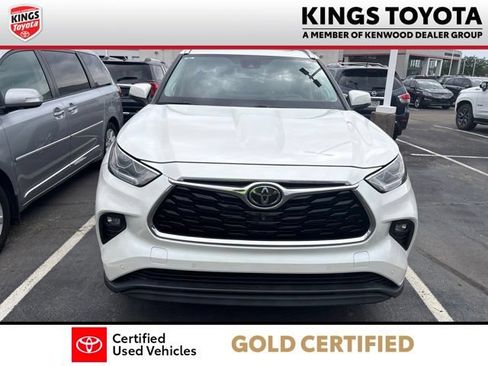 Used 2020 Toyota Highlander Limited FWD image 3